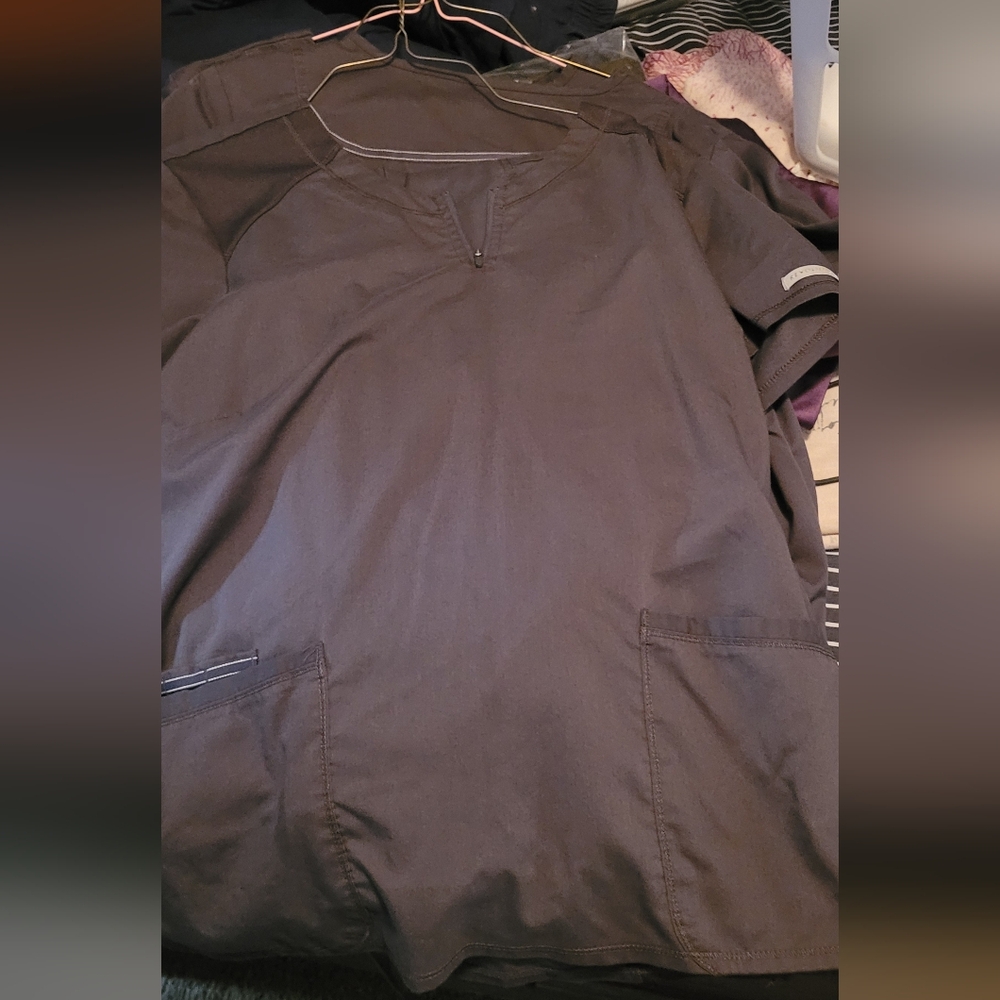 Gray Scrub Top with Pockets